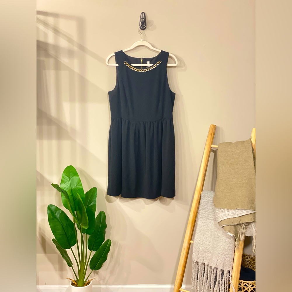 Women’s LBD. Size L. Color Black.